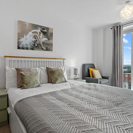 Penthouse Flat In Slough Center Apartamento Exterior foto