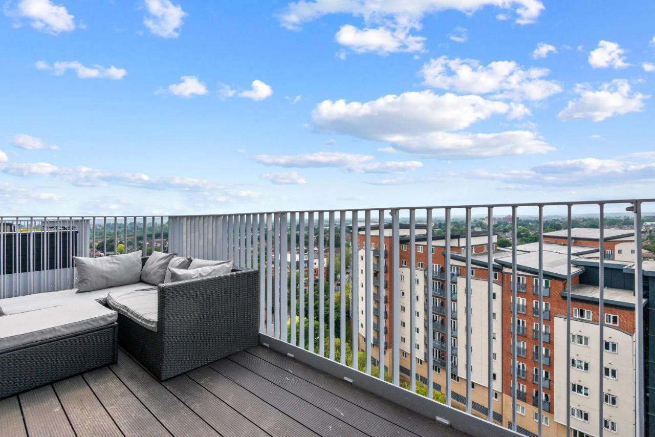 Penthouse Flat In Slough Center Apartamento Exterior foto
